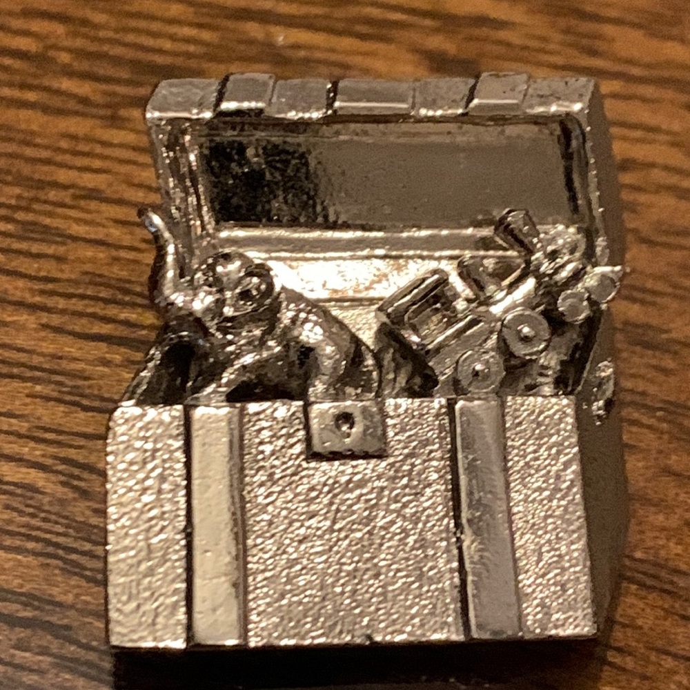 Treasure Chest Toy Trunk Box Pin Toybox Silver Tone TreasureChest Brooch Vintage